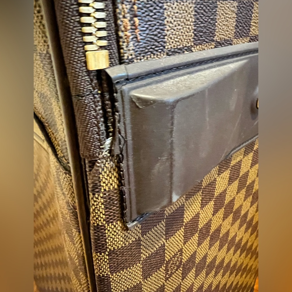 Louis Vuitton suitcase about 26x18x10 inches - Picture 16 of 16